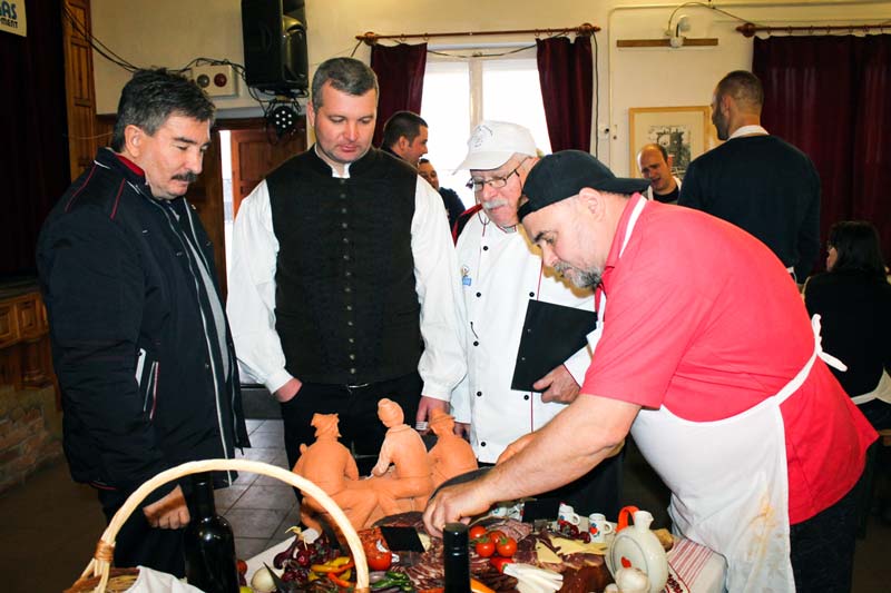 Megtartották a Hagyományőrző Disznótort Konyáron