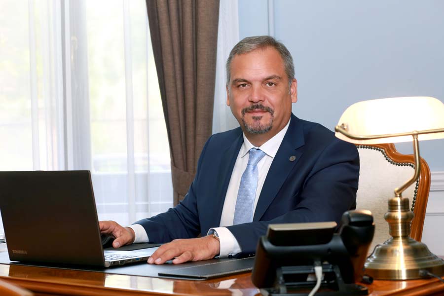 A veszélyhelyzetben sem áll le a Békés Megyei Önkormányzat működése