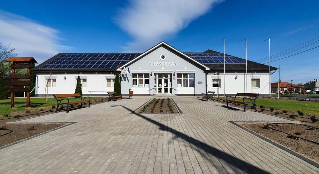 Megszépült a városközpont Tégláson