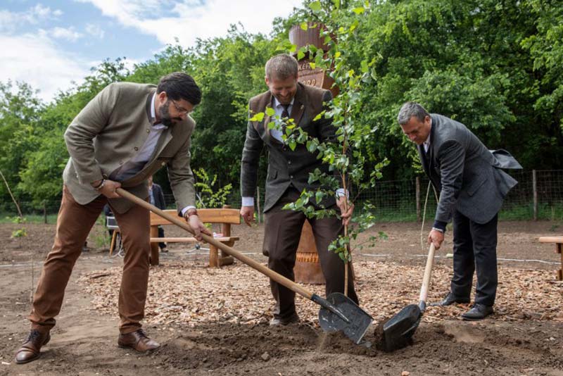 Emlékerdőt telepítettek a vadászati és természeti világkiállítás jegyében