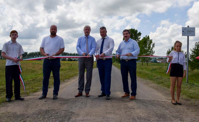 Utakat és szolgálati lakást is átadtak Konyáron