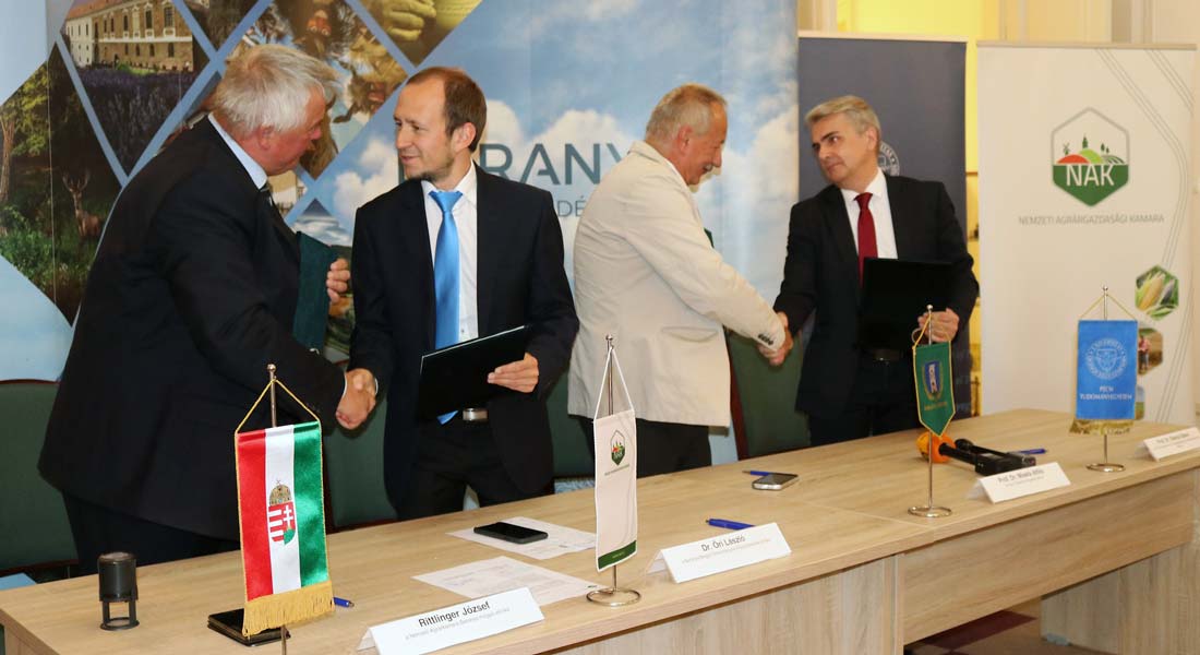 Együttműködési megállapodást kötött a Baranya Megyei Önkormányzat, a NAK és a PTE