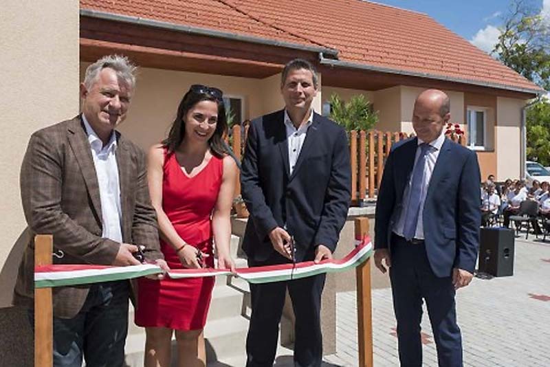 Hat község feladatait segíti az új iszkai közpon