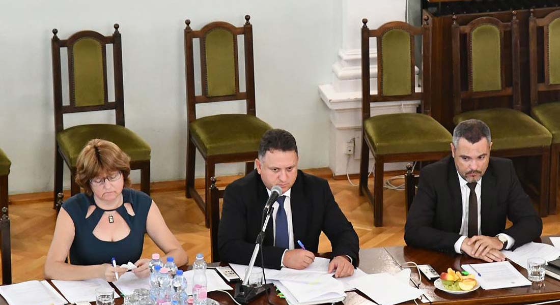 Letette esküjét Ujvári Imre, a megyei közgyűlés új tagja!