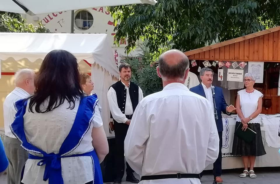 Közel 50 alkotó mutatkozott be a Csapó utcán, Debrecenben