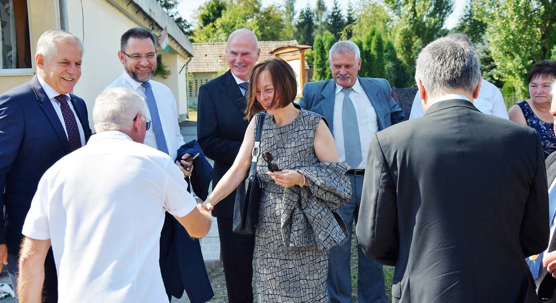 Páka díszpolgárává avatták Kövér Lászlót és feleségét, Bekk Máriát