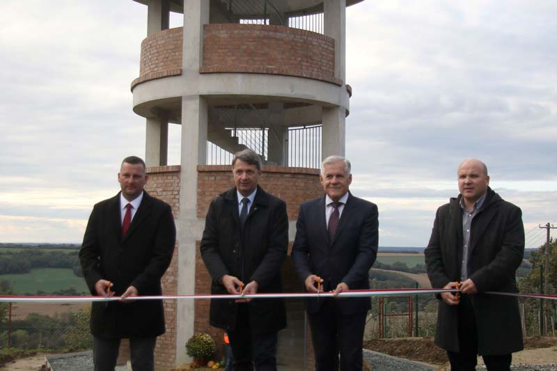 Csodás panorámát kínál az új kilátó