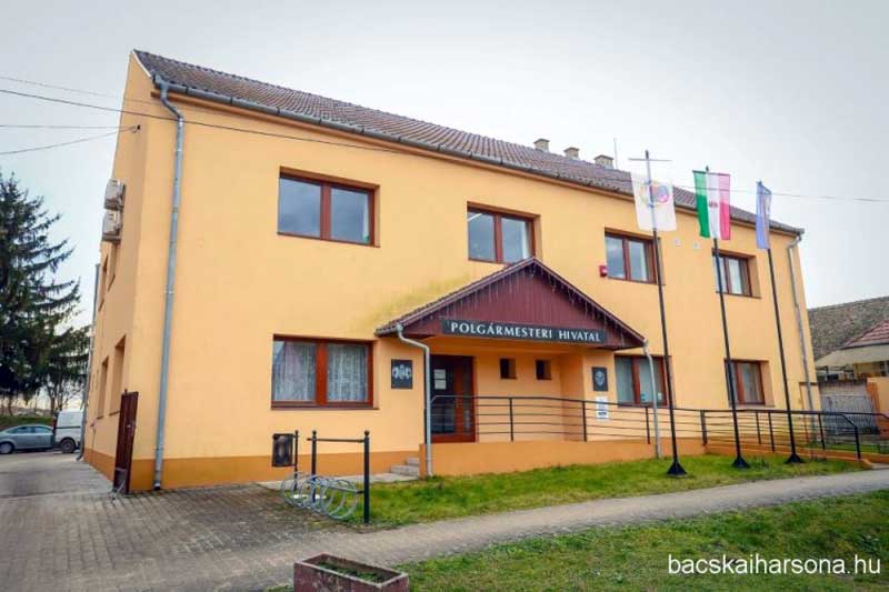 Megújult a faluközpont Csátalján