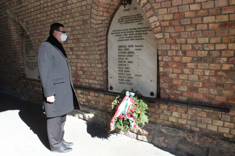 Tisztelet a Hősöknek!