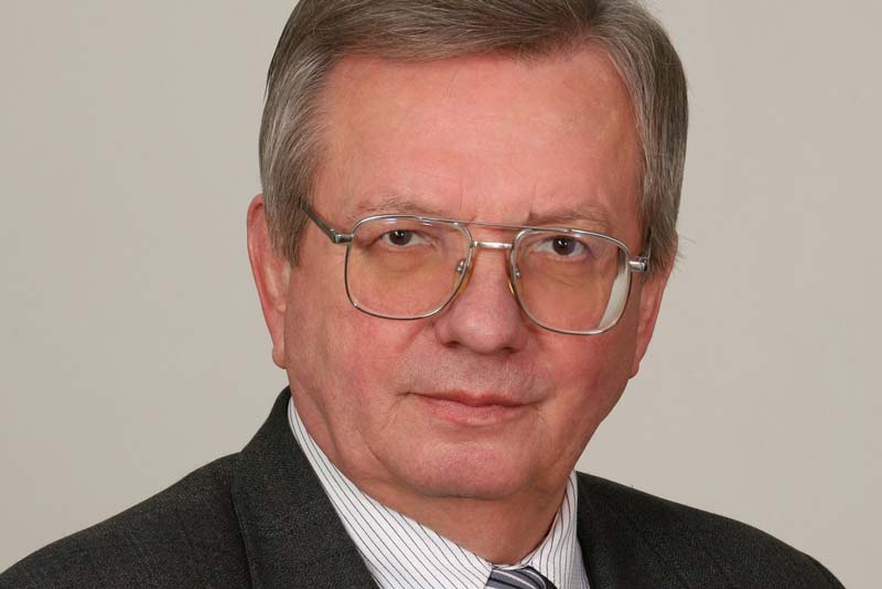 Elhunyt Koppány Csaba