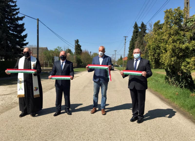 Átadták a sármelléki kerékpárutat