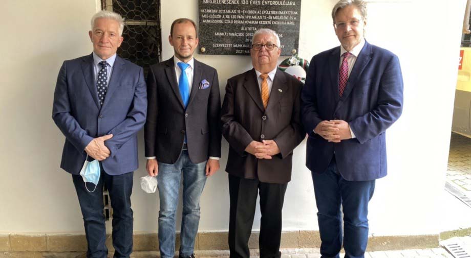 A Rerum Novarum megjelenésének 130. évfordulójára avattak emléktáblát Pécsett