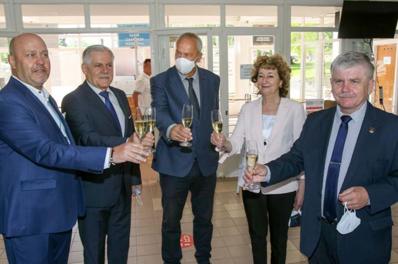 Kinyitotta kapuit a fürdő Zalakaroson