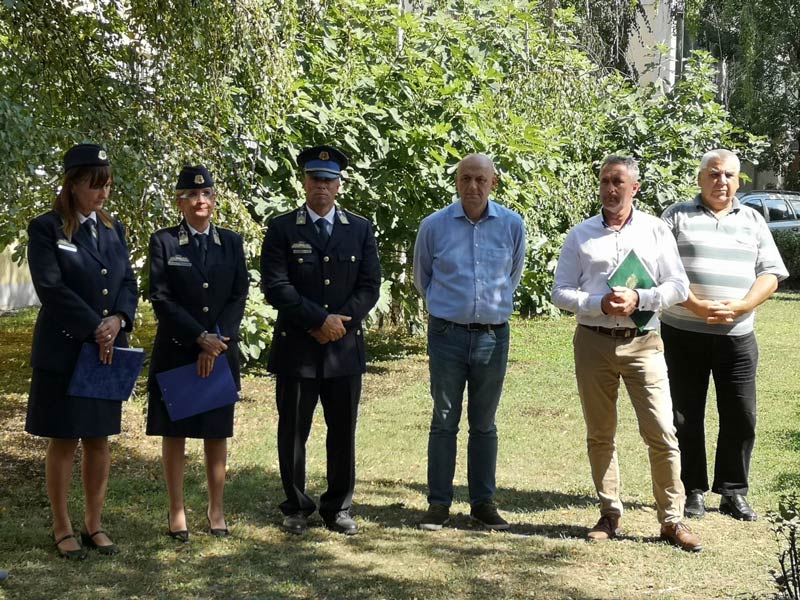 „Itt közlekedem, vigyázz rám!” – Új táblákkal a gyermekek biztonságáért – Az első tábla ünnepélyes kihelyezése