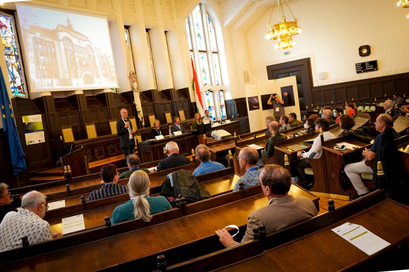 Night Light, avagy csillagainkban élő múltunk és jövőnk