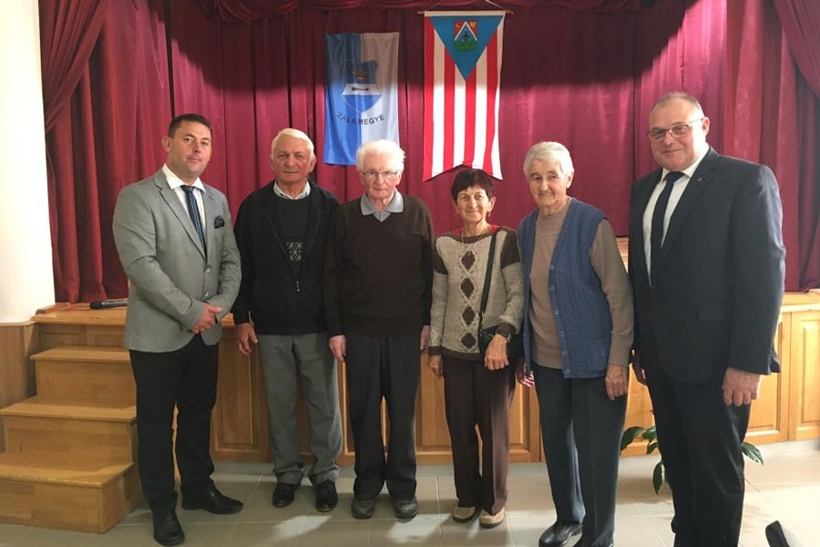 Az idősöket köszöntötték Pórszombaton