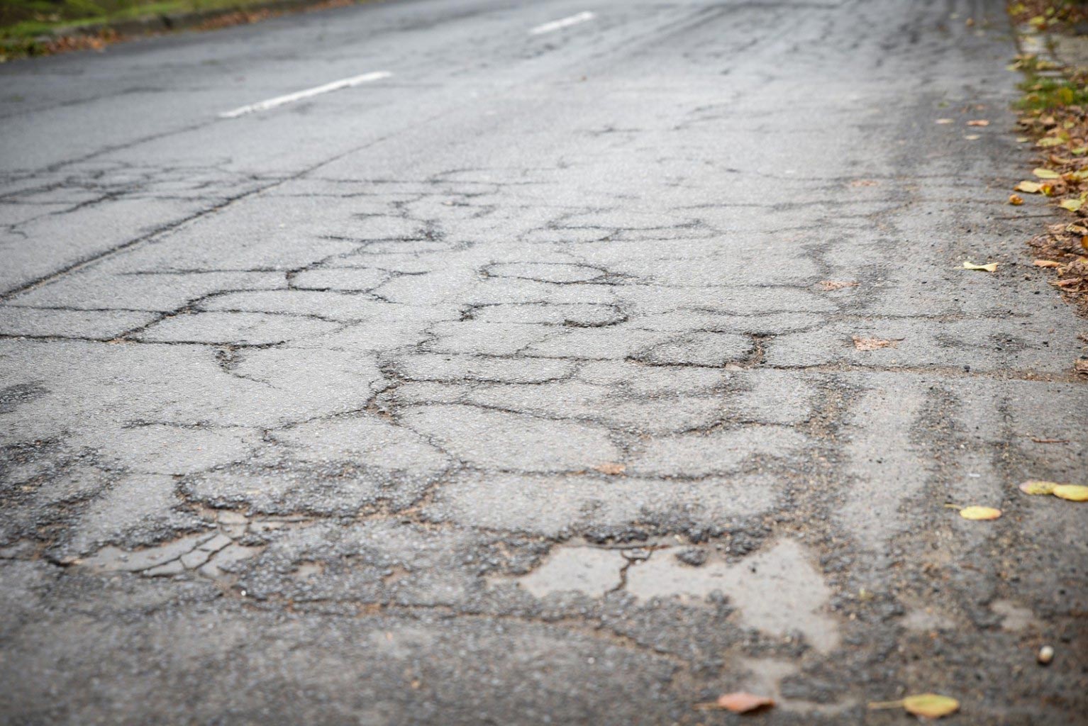 Újabb utak újulnak meg Békésben