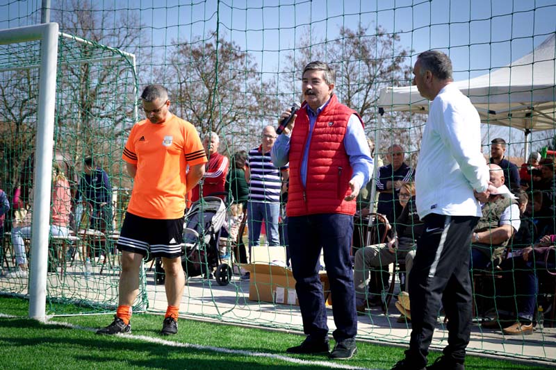 Műfüves pályát avattak Bárándon!