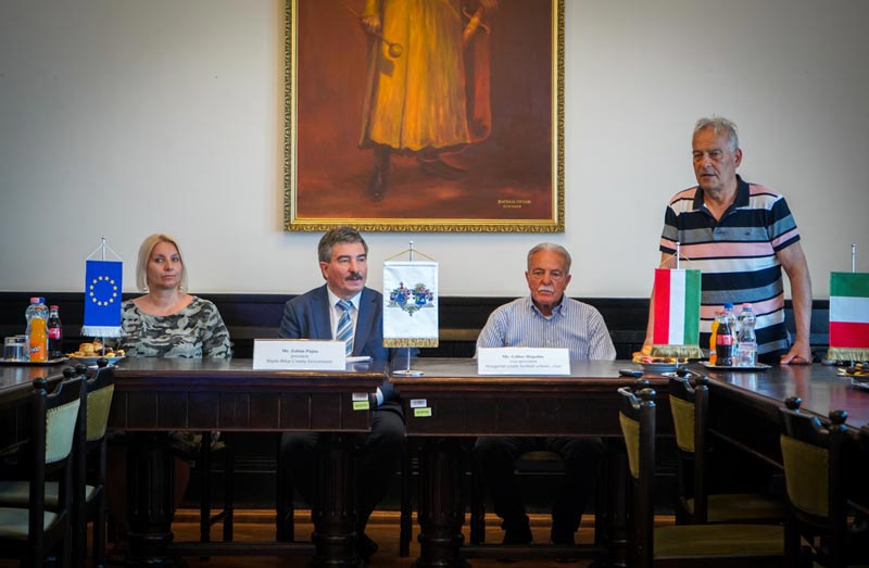 Külföldi küldöttség járt a debreceni Megyeházán