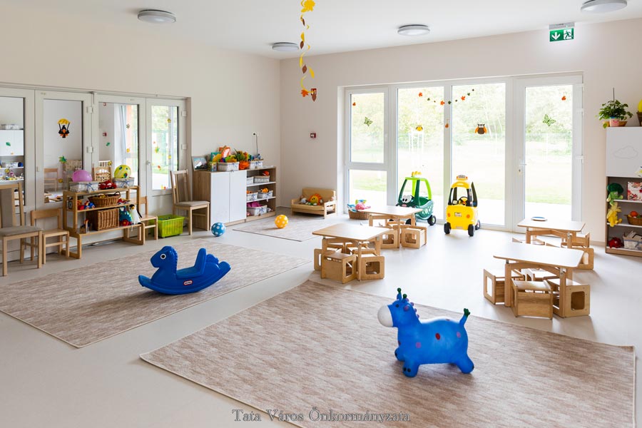 Ünnepélyes átadták Tata új bölcsődéjét