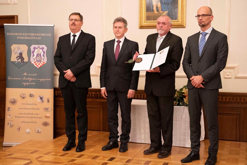 Bondor Lajos lett a „Komárom-Esztergom Megyéért Szakmai Díj” kitüntetettje