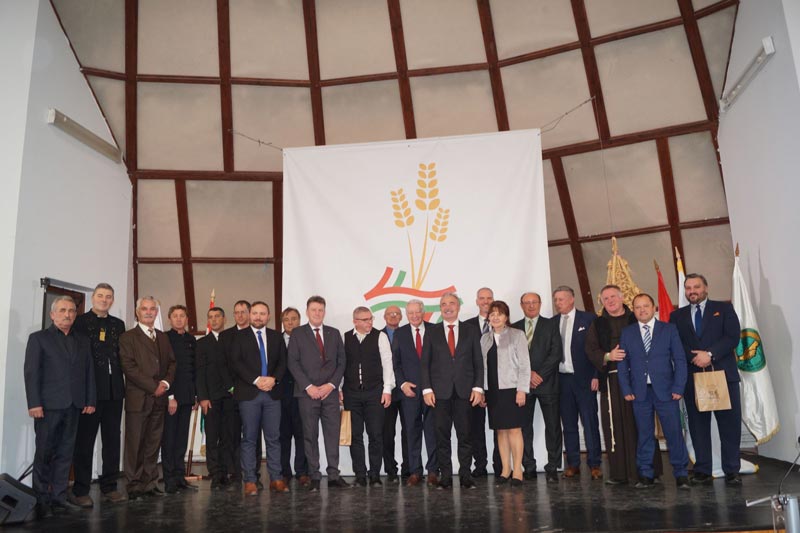 Magyarok Kenye a szomori sportcsarnokban