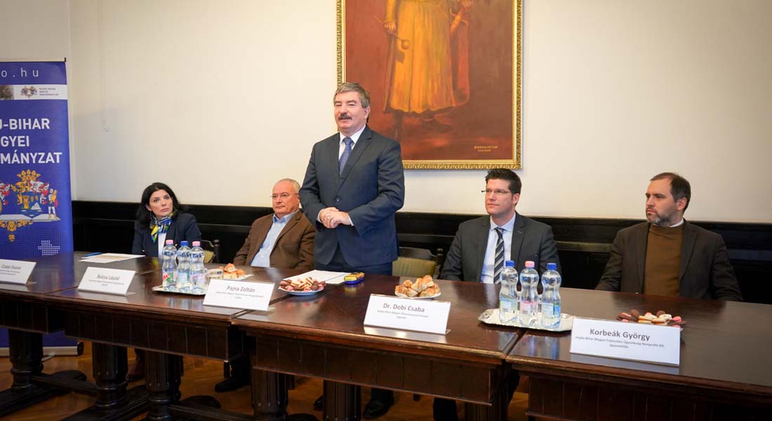 Ismét tanúsítvány-átadó volt a hajdú-bihari Megyeházán