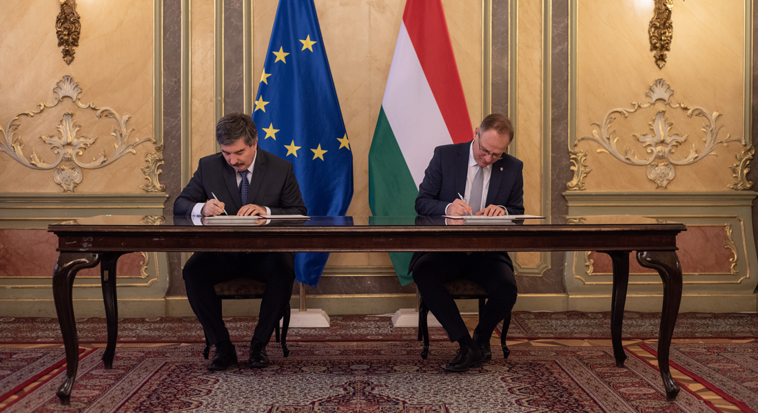 A MÖOSZ-szal is megállapodást kötött Navracsics Tibor