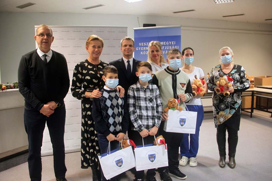 Karácsonyi meglepetések gyerekeknek