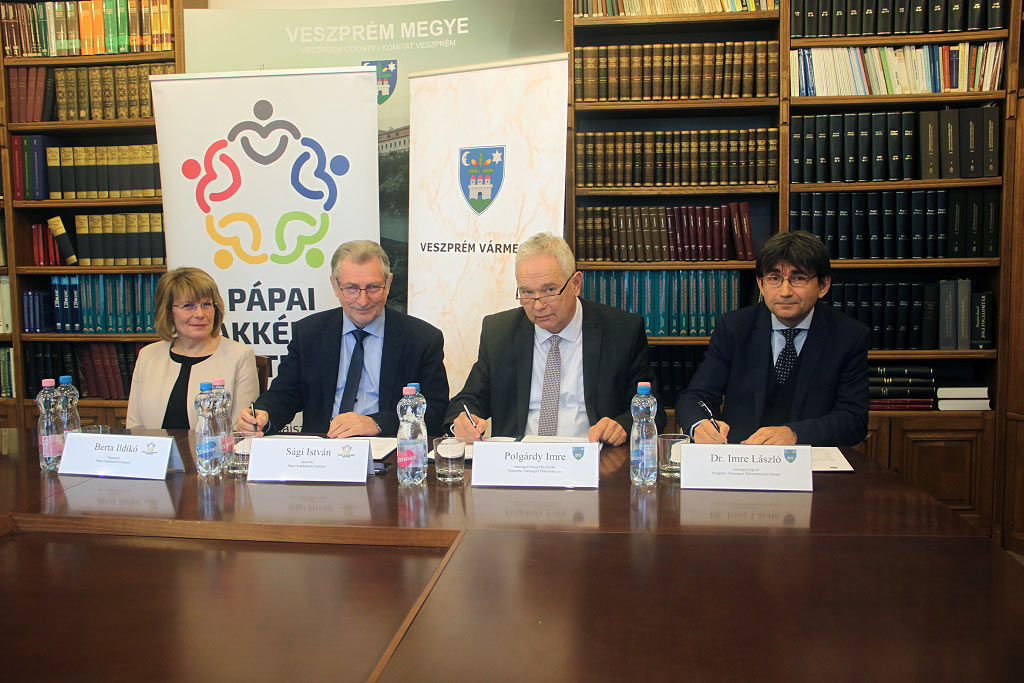 Háromoldalú együttműködési megállapodás Veszprémben