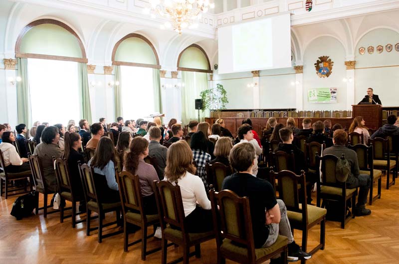 Tisztújítással egybekötött ülést tartott a Jász-Nagykun-Szolnok Vármegyei Diák Fórum
