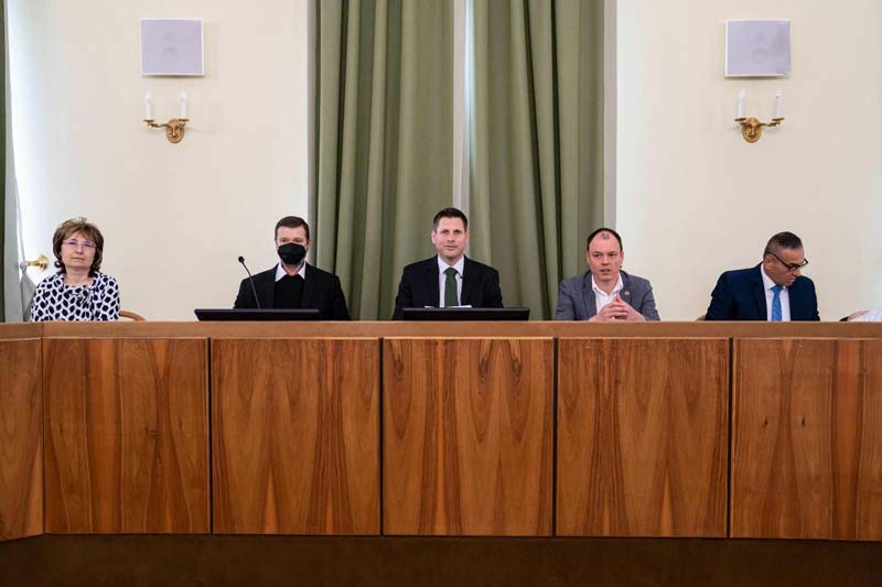 Bírósági ülnököket választottak