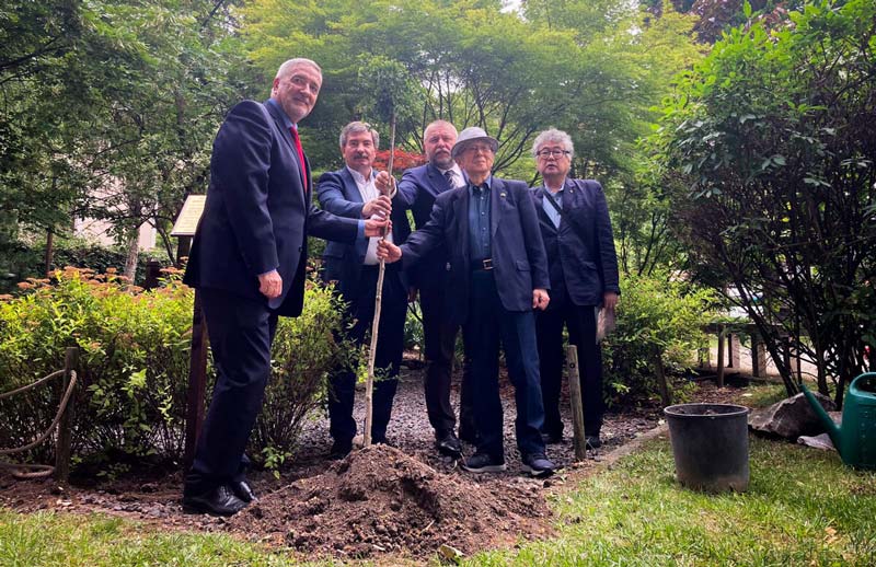 Néptáncfesztivál és faültetés Hajdúnánáson