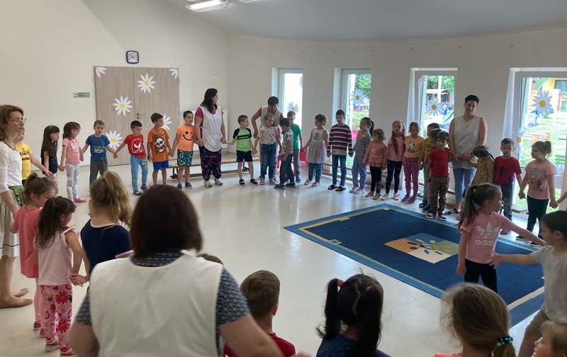 Öt nap alatt tíz helyszínen meséltek