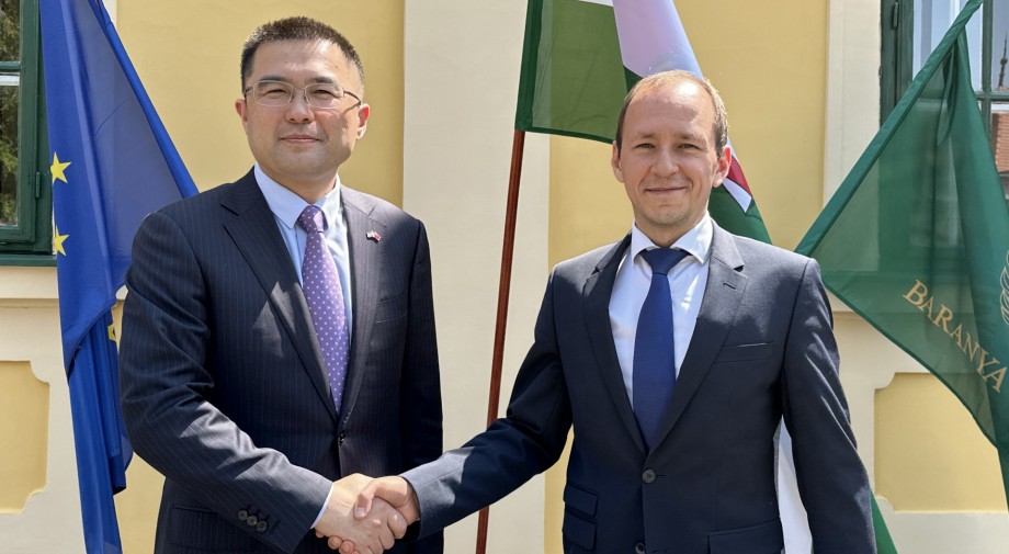 A Kínai Népköztársaság megbízott ügyvivője érkezett a Vármegyeházára