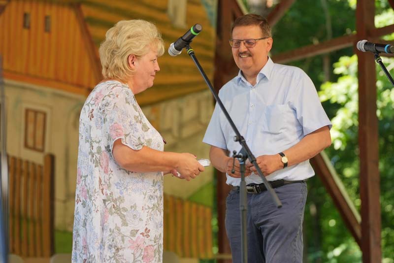 Ajándékokat adott át Popovics György a bakonyszombathelyieknek