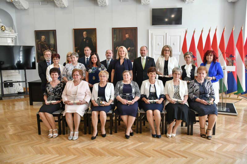 Díjazták a vármegye legjobb köztisztviselőit