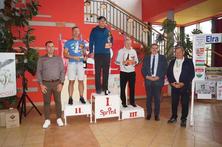 Futóversenyt is tartottak a szüreti felvonulás mellett