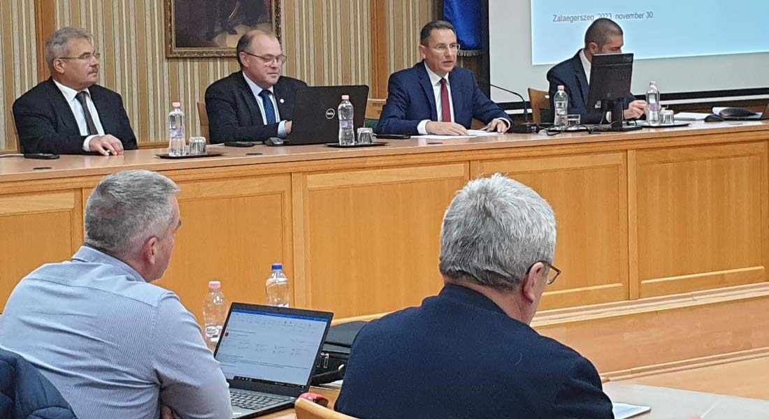 Esküt tettek a választási bizottság tagjai a Zala Vármegyei Közgyűlésen