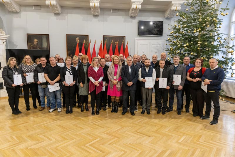 Átvették az okleveleket a tanya- és falugondnokok
