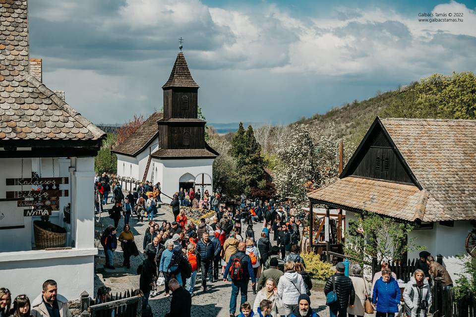 Befejeződött az Ófalu és a vár felújítása a világörökségi Hollókőn