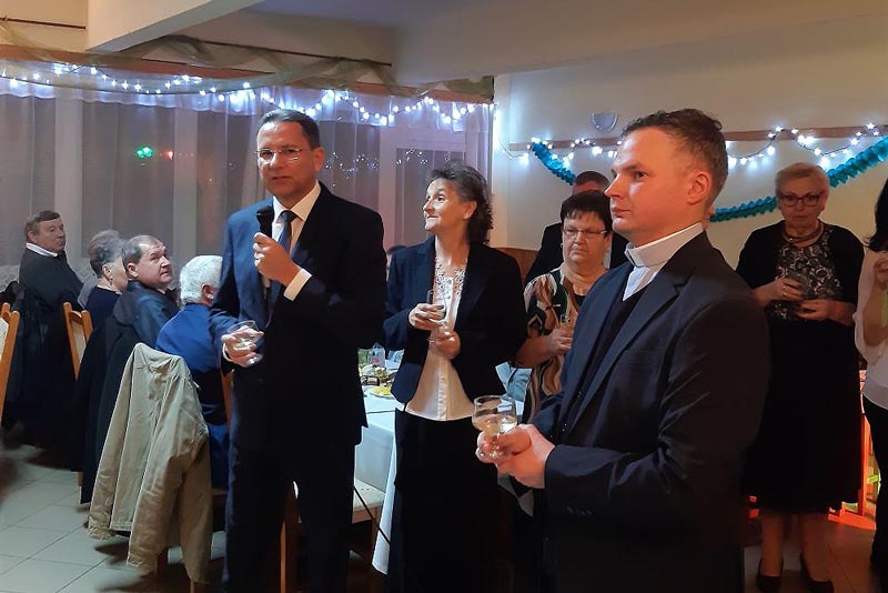 Egyházközösségi bál Pákán