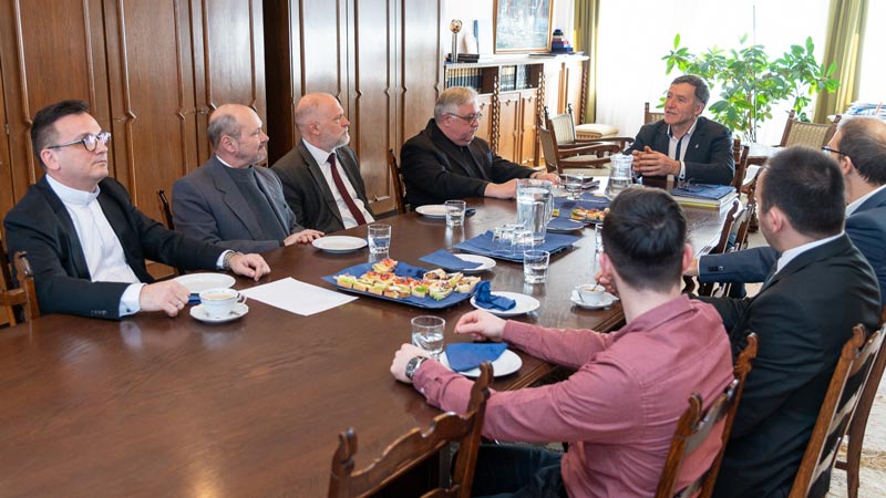 Egyházi vezetők látogatása a Megyeházán