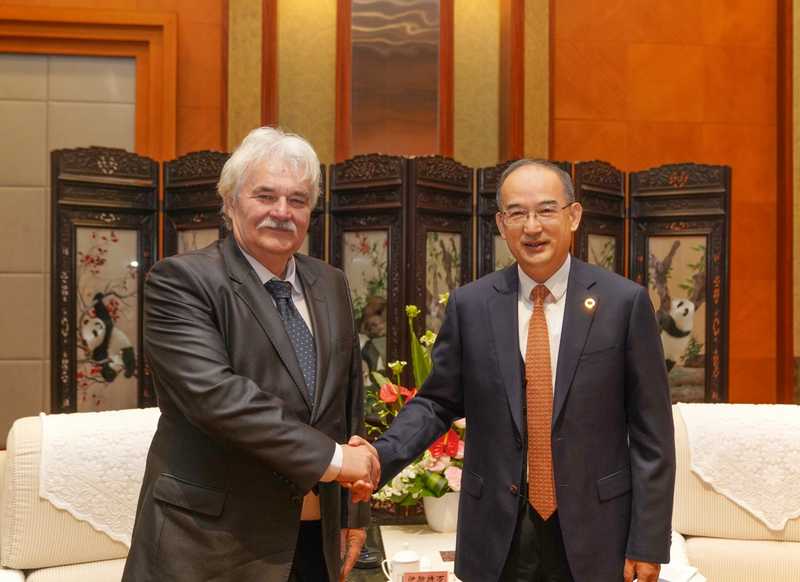 Kínába látogatott a vármegye delegációja