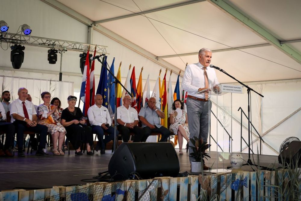 Keresztúr nevű települések találkozója