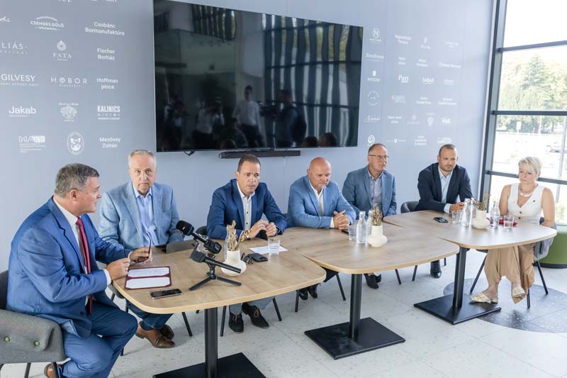 Navracsics Tibor: a szakemberhiány enyhítését szolgálja a Balaton-környéki bérlakás-építési támogatás