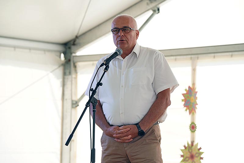 Borsó Tibor köszöntötte a kömlődi falunap résztvevőit