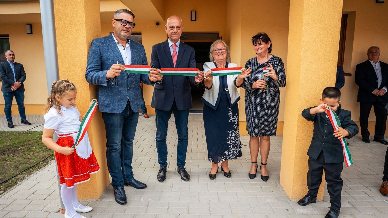 Bölcsődét avattak Bátán