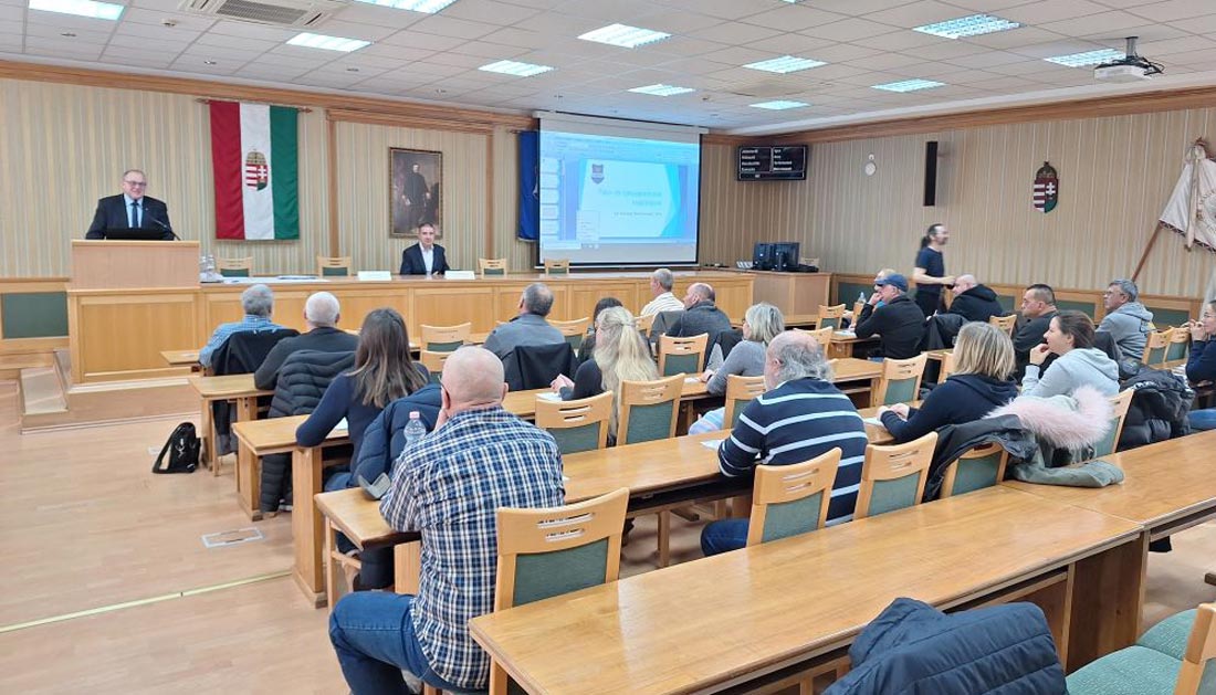 Falugondnoki képzés a megyeházán