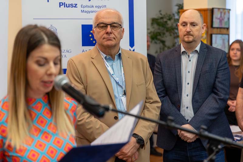 Több mint 400 álláskereső az oroszlányi állásbörzére